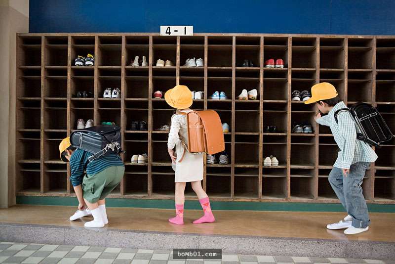 總是先脫鞋才會走進學校的日本學生，聽到背後的原因會讓人想大力鼓掌！