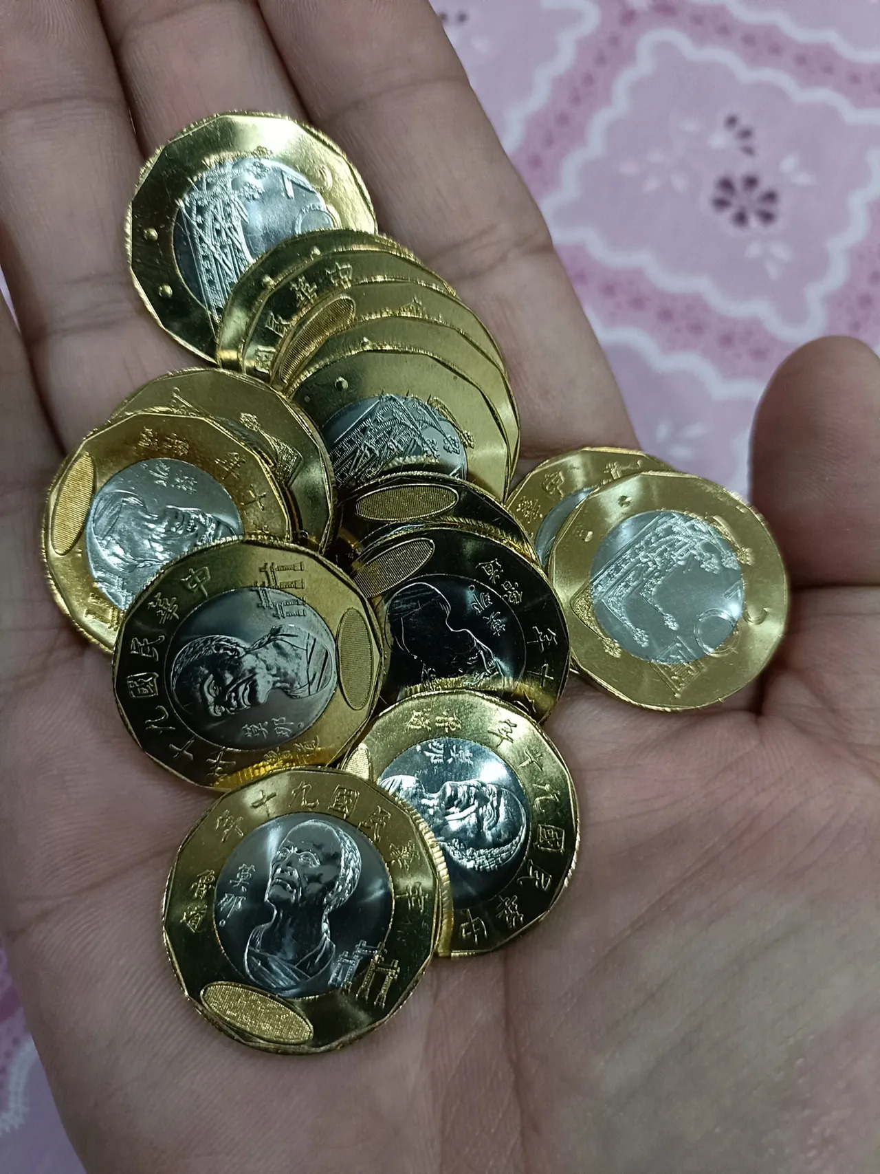 拿「莫那魯道20元硬幣」買滷味！　老闆拒收他傻眼：這不是錢嗎？