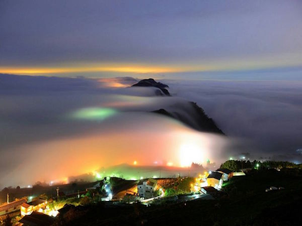 秋冬限定絕景！　阿里山出現超夢幻「女神級秘境」　雲瀑、琉璃光夜景登場