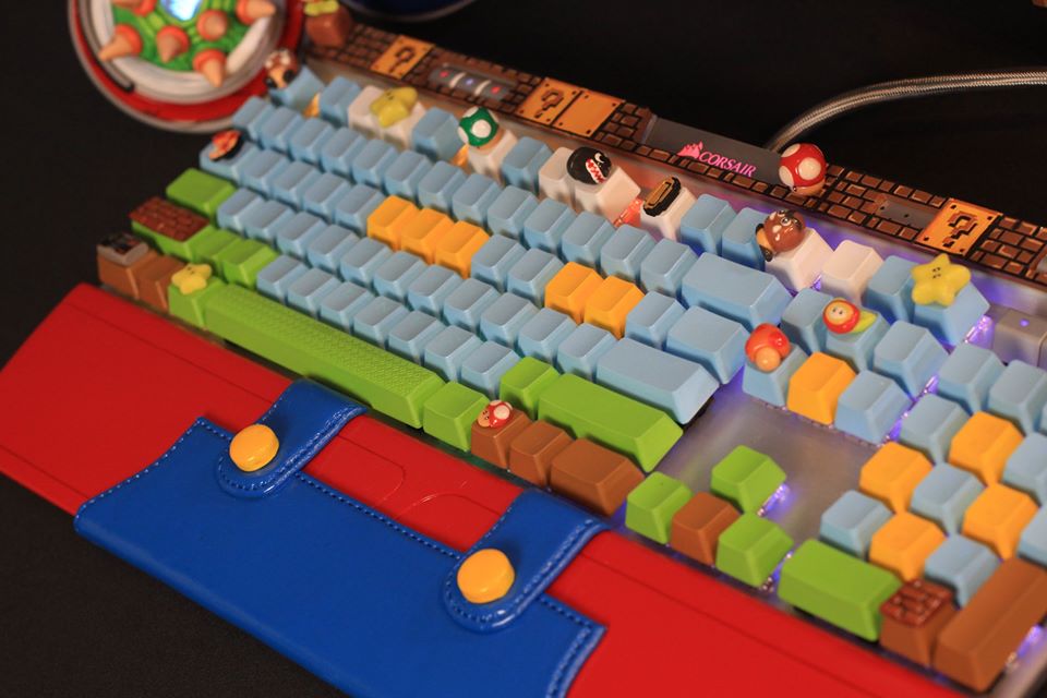 有鐵粉快拜！玩家自組「瑪利歐主題電腦」　主機就是遊戲畫面真的能玩～