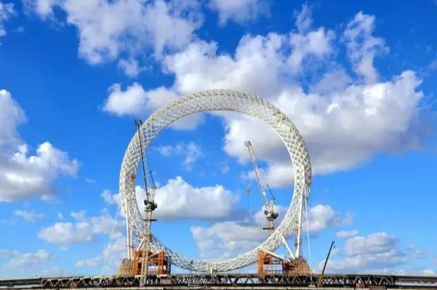 中國要向全世界證明他們能製造全球最大「空心摩天輪」，還一次打破3項世界紀錄！