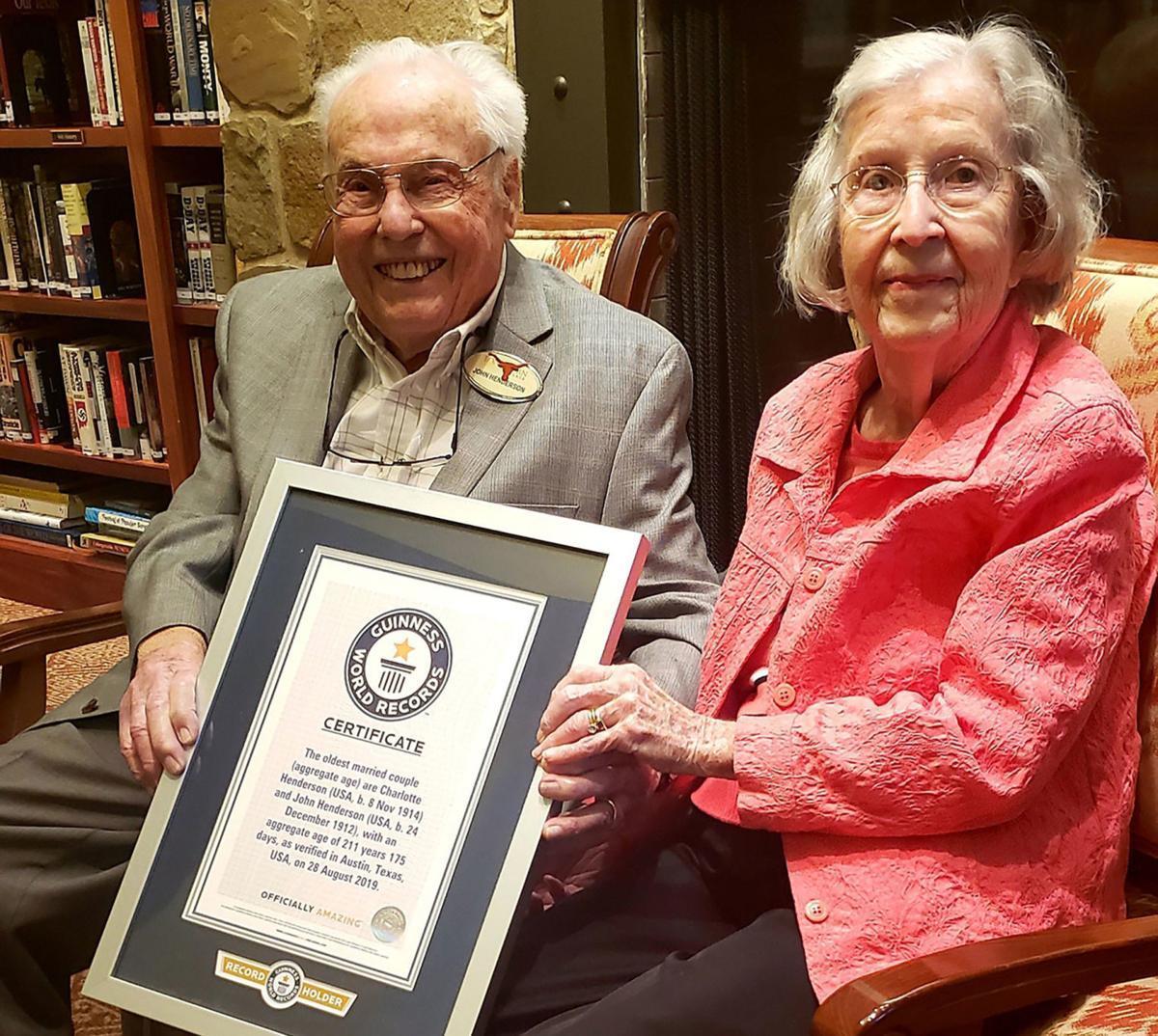 全球最年長夫妻恩愛80年還不夠　喜獲世界紀錄認證：要愛到人生最後一秒