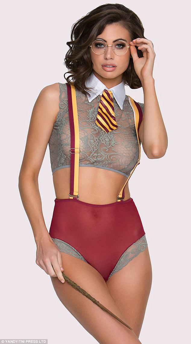 「哈利波特」風格性感內衣已經開賣了，喜歡Cosplay的人今年一定要買這一套！