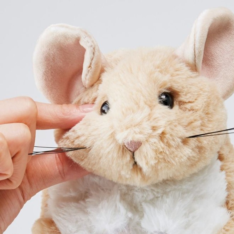 日本「絨鼠造型化妝包」無辜表情好療癒　一拿出來就被旁人羨慕：我也要啦