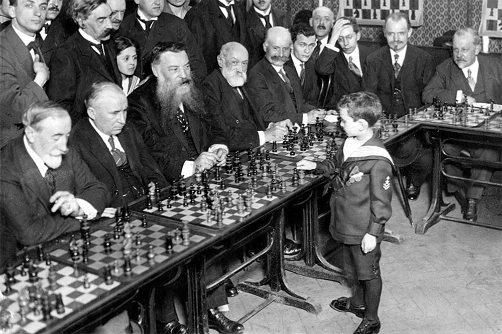 八歲男童「1個對20個」成西洋棋大師　小手曾拿過「8次全國冠軍」