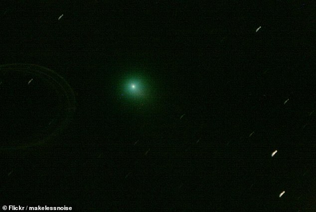 萬年一遇的奇景！巨大彗星造訪地球　「1600萬km綠色彗尾」超壯觀！