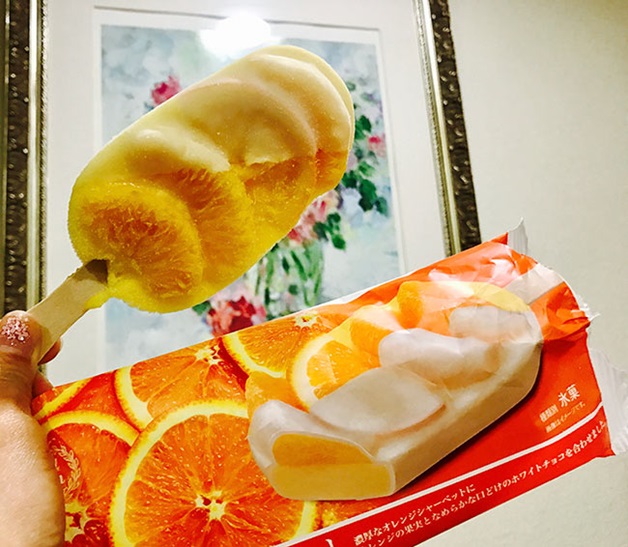 日本超商推出果肉爽爽給的「立體水果冰棒」，簡直是開大絕的冰棒光看就流口水了！