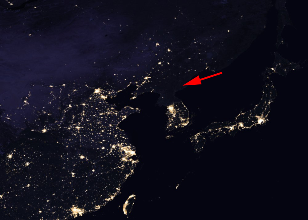 NASA從外太空看台灣長這樣！高清全世界夜景照發現台灣最美，眼尖網友發現北韓「亮點」全笑翻
