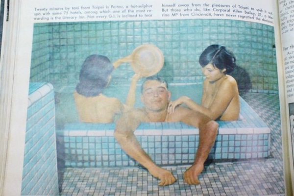 50年前《時代雜誌》這張「入浴照」嚴重觸怒蔣中正，而它背後正是課本從不敢提的「精援歷史」…