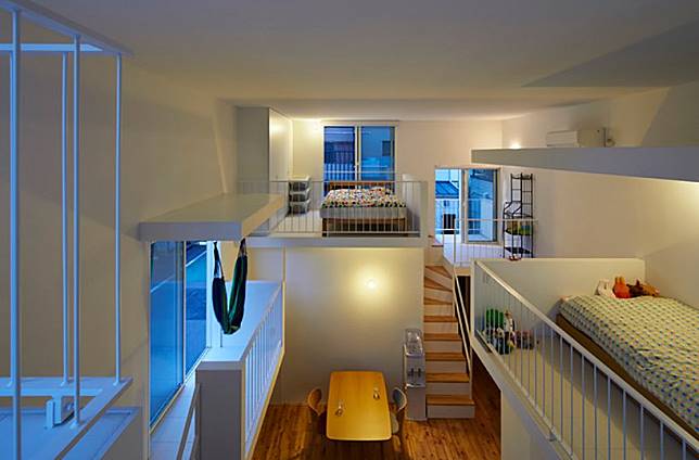 空間魔術師！　設計師22坪小屋「內修3陽台」　室內生活「睡在半空中」超愜意：一點也不擠！