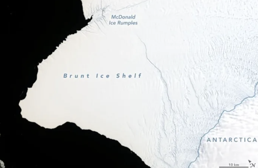 南極冰架斷裂！　超巨大「紐約大小冰川」整塊分離　網友看畫面驚呼：《冰原歷險記》翻版