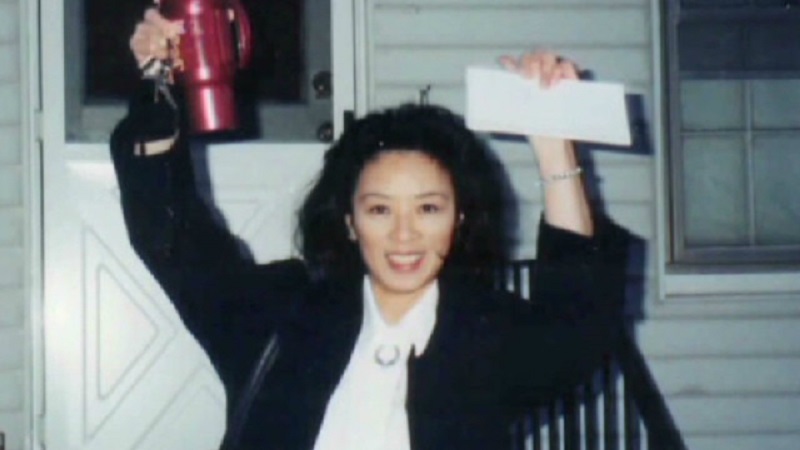 她是911事件被遺忘的華裔無名英雄…要不是她冒死通報被劫機，恐怖份子將奪走更多的人命！