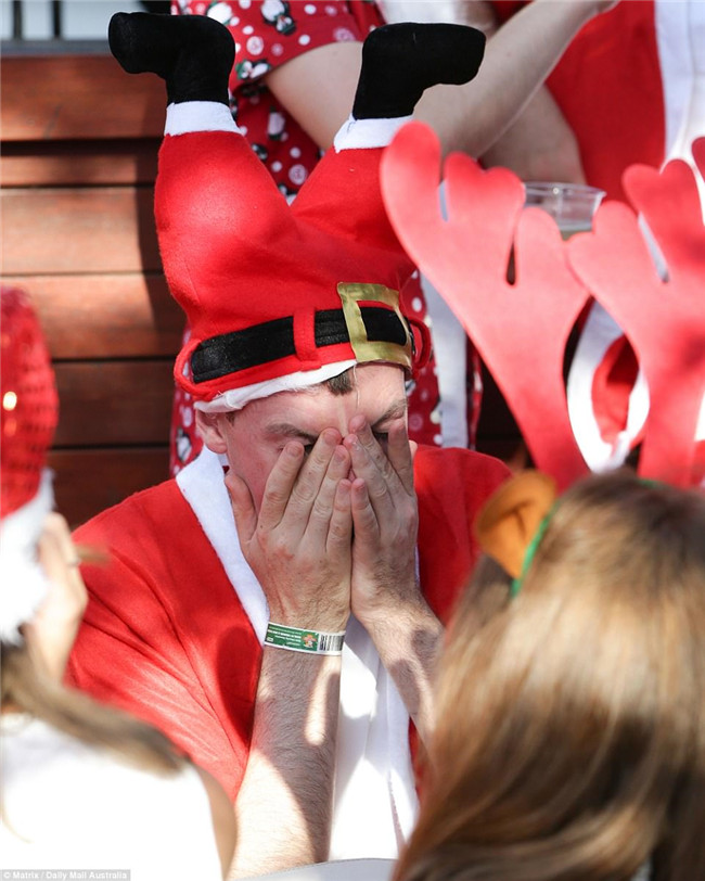 全世界都在看「澳洲人如何在大街上慶祝聖誕遊行」，各種讓人眼睛吃冰淇淋的畫面94狂