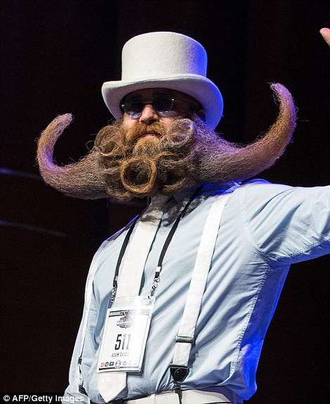 刷新對鬍鬚的認知！　世界「鬍子造型大賽」現場讚嘆聲連連　「牛角」最猛