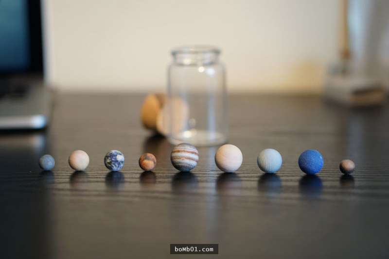 實現大家「把整個太陽系擺在桌子」的願望　精緻的3D列印星球放在手上質感超棒