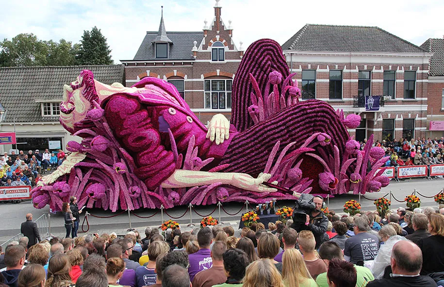 向梵谷致敬！世界最大規模荷蘭「花車節」　用鮮花製成梵谷肖像太壯觀