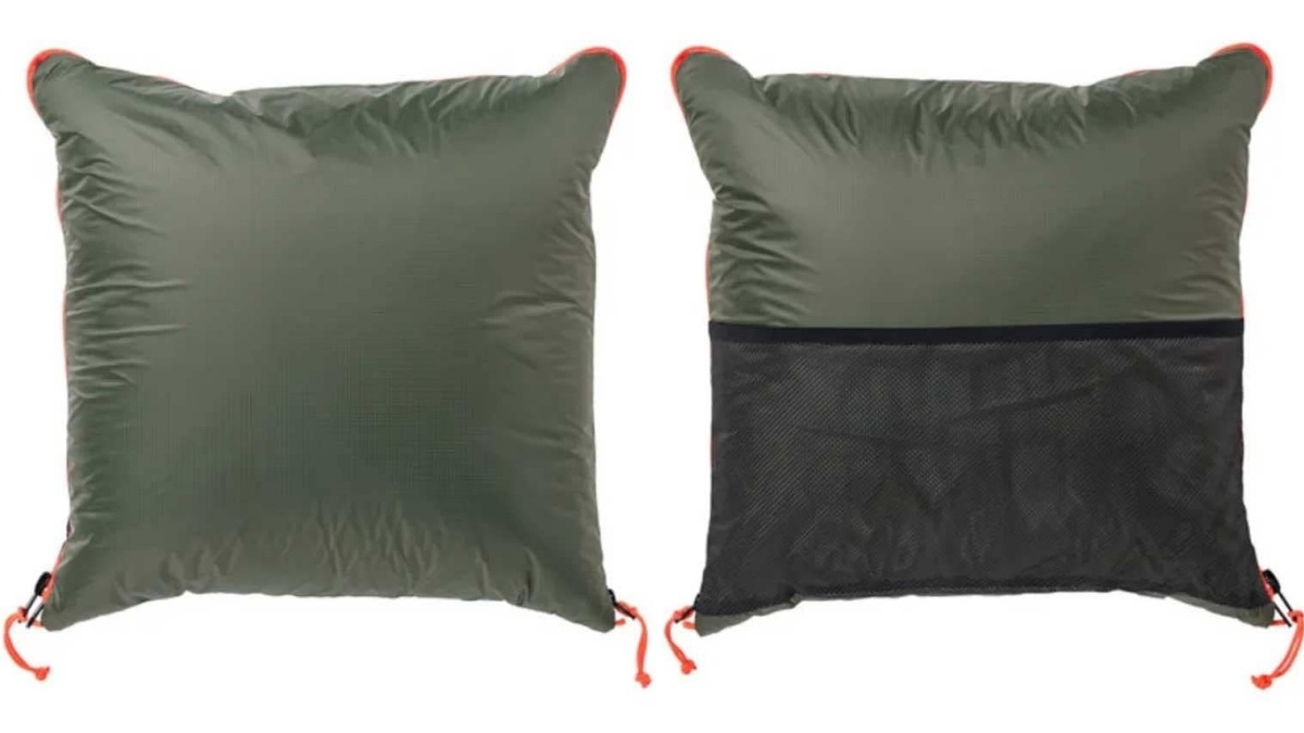 買不到暖暖包別怕！IKEA推「可穿式抱枕」渡過寒流　自體化身棉被暖和上班