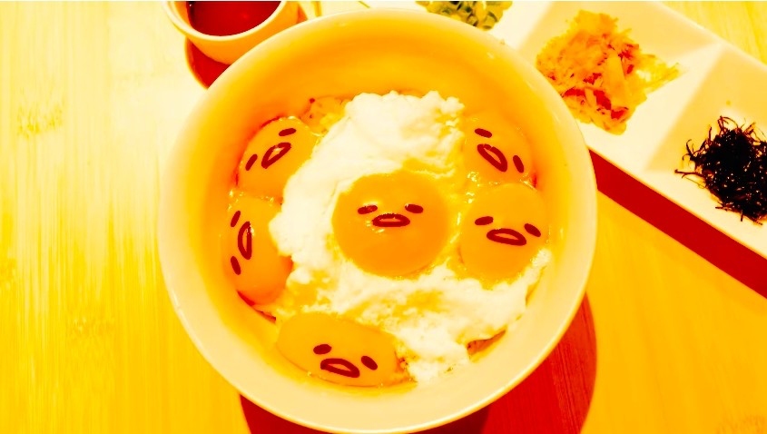 跟10000隻蛋黃哥一起泡湯吧！　聯名「溫泉+美食」蛋黃哥無力的臉療癒滿點