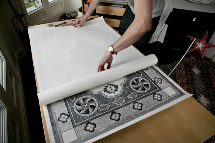 神人用原子筆畫出「世界上最複雜的地毯」　全手繪創作「花1年半」才完成