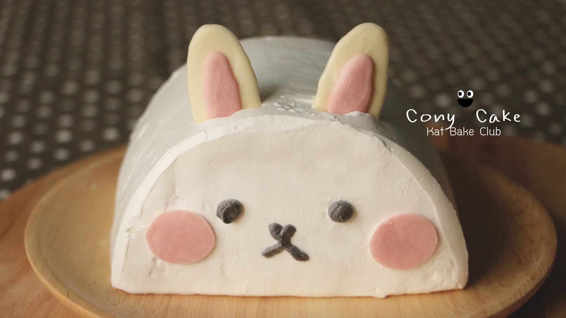 這個「兔子蛋糕」憑外型就能抓住視線，但真正的驚喜一切開就會尖叫著抄食譜！