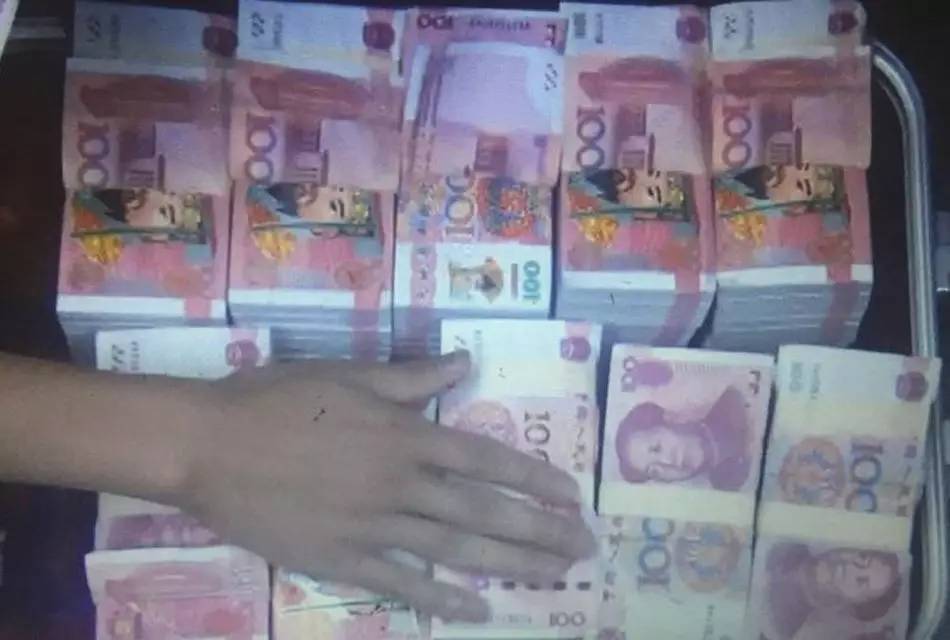 大陸男偽裝「香港富豪」對6女子騙財騙色，警方起底他百萬現金是冥紙、裸鑽全是玻璃…
