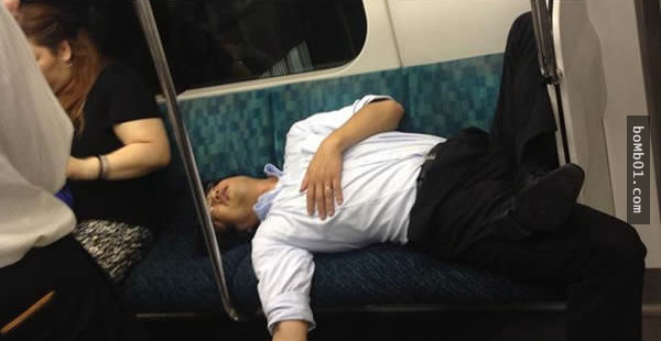 20張證明「日本上班族超可悲」的下班應酬喝得爛醉後偷拍照！