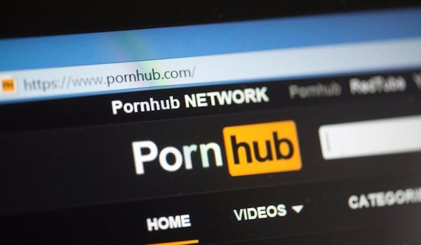 一年內看過Pornhub的人請小心！如果你曾經按下「這個鍵」，代表你的電腦已經中蠕蟲了！