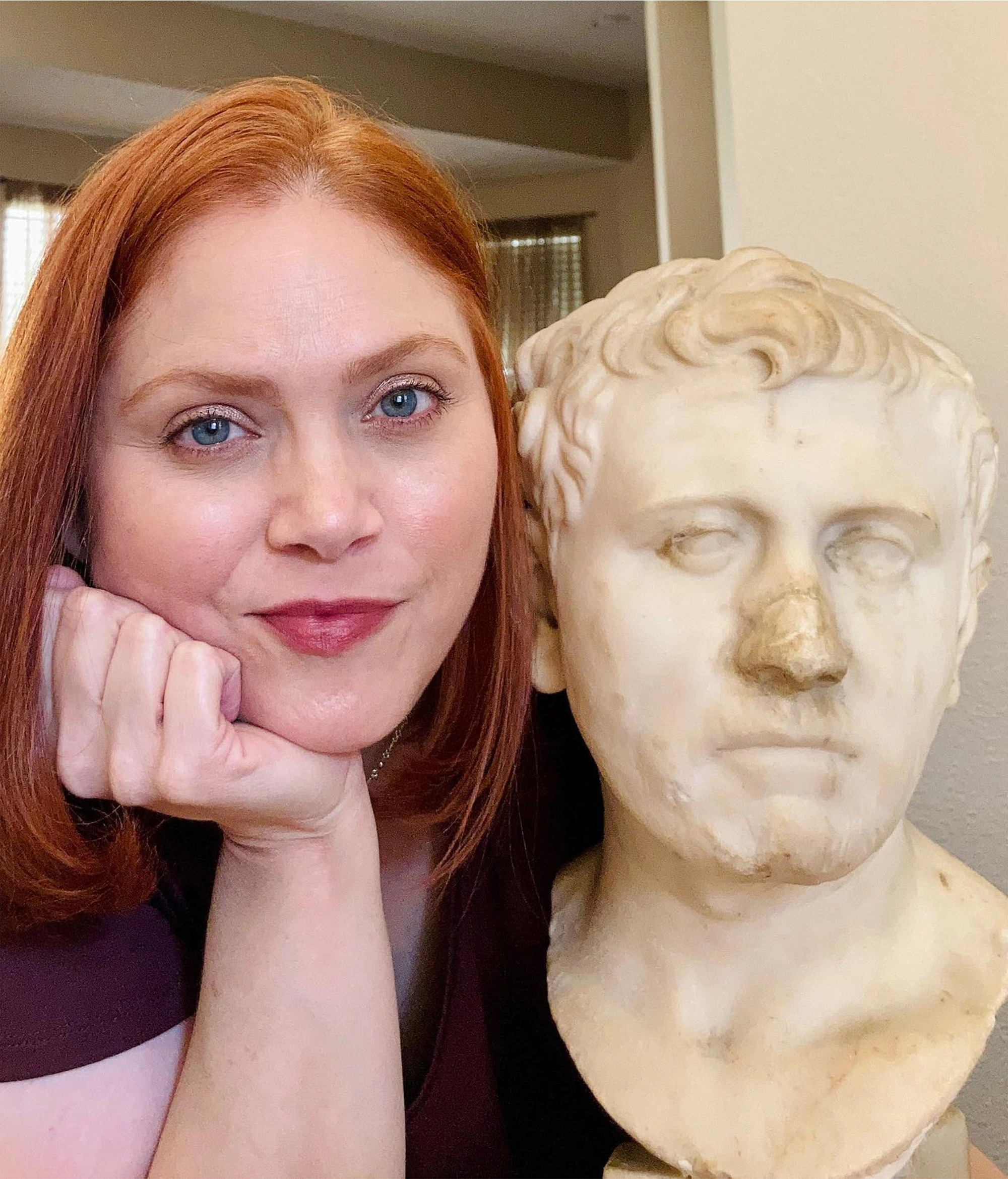 在二手市集買下「1000元雕像」　她查來歷傻眼「是古羅馬文物」：已經2000年了
