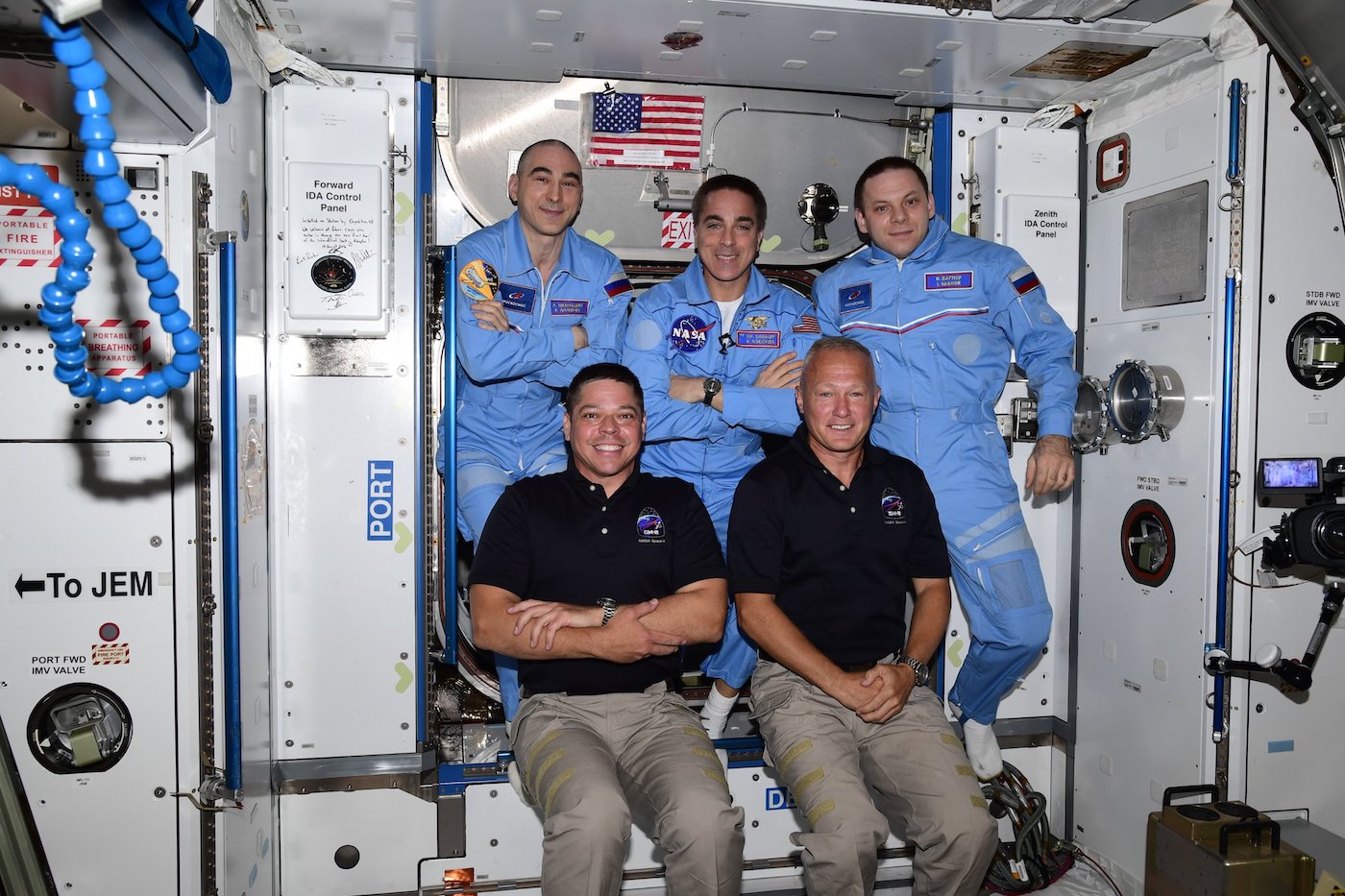 創造歷史！「Space X太空梭」升空19hr成功對接　2位太空人順利進入國際太空站！