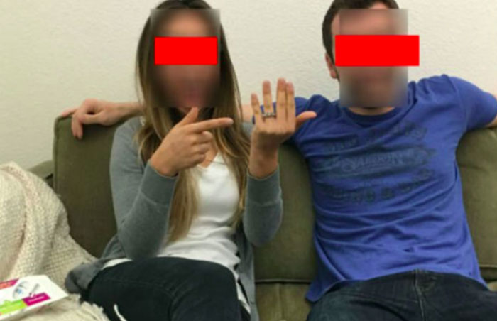 這對情侶在臉書PO照片宣布「求婚成功」，但眼尖網友卻秒發現亮點讓他們超後悔沒先檢查照片！