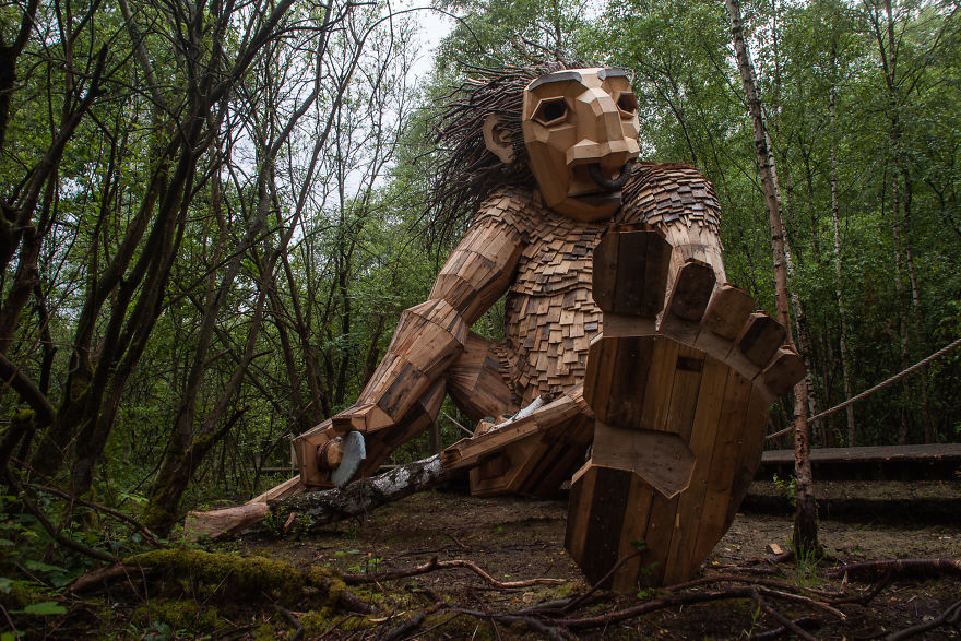 童年夢想成真！　男子在森林「藏7個巨人」：他們很擔心地球