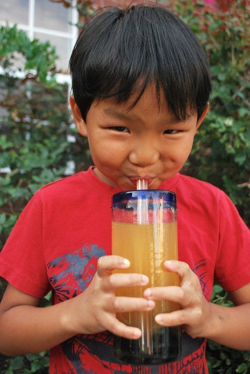 台灣孩童「太愛喝含糖飲料」發育受影響　醫師：生長激素停機2小時