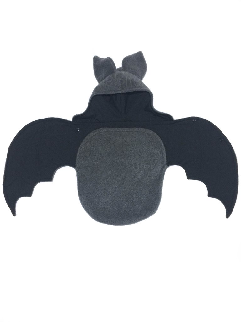 蝙蝠俠前傳！萬聖必備「寶寶蝙蝠睡袋」　萌臉小蝙蝠張開翅膀很可以♡