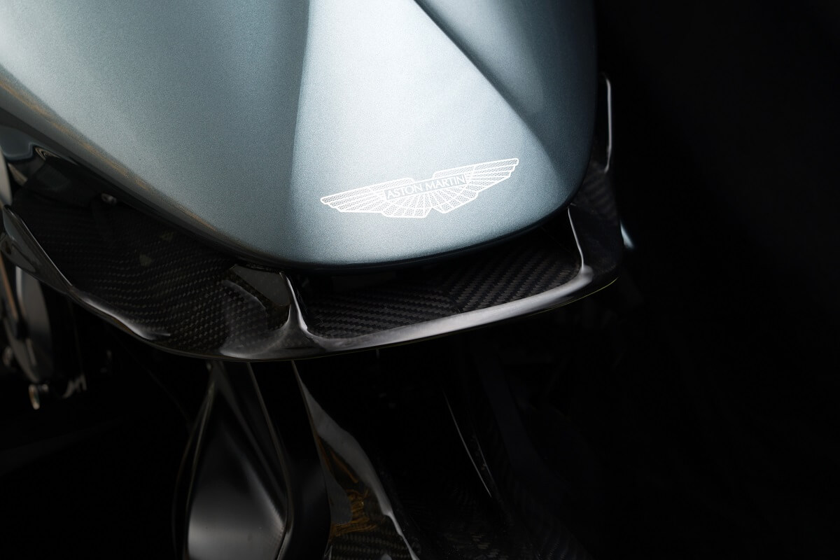 Aston Martin「首款重機」霸氣登場　可負擔價「10萬歐元」就能擁有