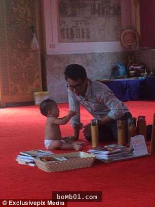 無辜嬰兒被父母遺棄在泰國農村等死，當地僧侶一句「我有責任照顧他」養了6個月…現在寶寶變這樣！