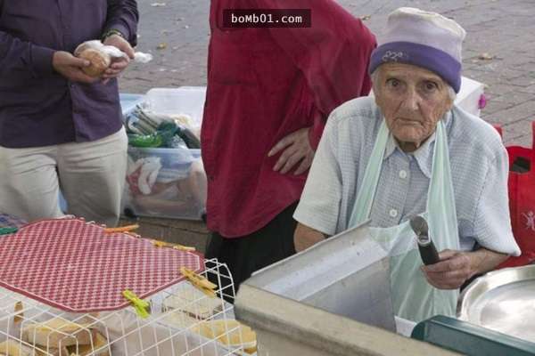 91歲老奶奶給街友派發食物「38年從不間斷」，當她遭遇嚴重車禍時…她的決定令所有人都超震驚！