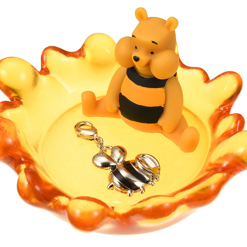 小熊維尼「Cos蜜蜂」可愛到抱緊！　限定商品甜翻網：進貢荷包囉～