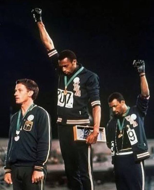 49年前…兩位黑人選手「在奧運舉手致敬」成為歷史經典，但旁邊這位「沒舉手的白人」後續故事卻讓人飆淚！