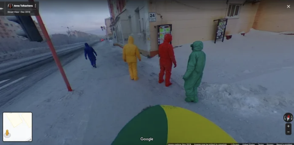 Google街景驚現天線寶寶！　紫、綠、黃、紅4人「街頭擺Pose」網笑翻：連口罩都配套