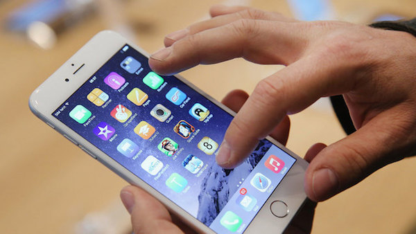 蘋果承認了！他們在更新檔刻意「讓舊iPhone變慢」　背後真相引發消費者論戰