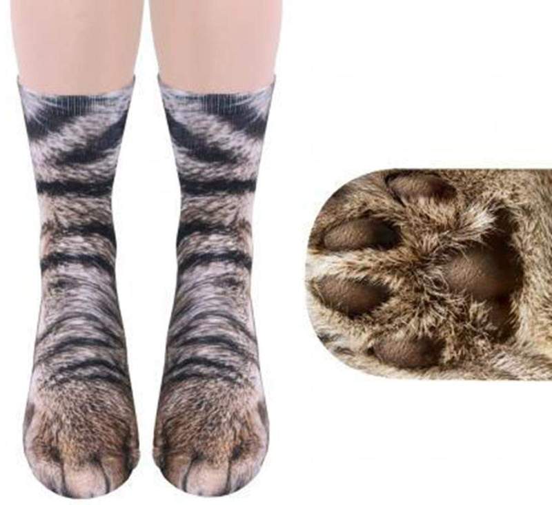 日本人搶翻！3D式還原貓腳腳的「貓掌襪」　家裡喵喵看到也困惑了～