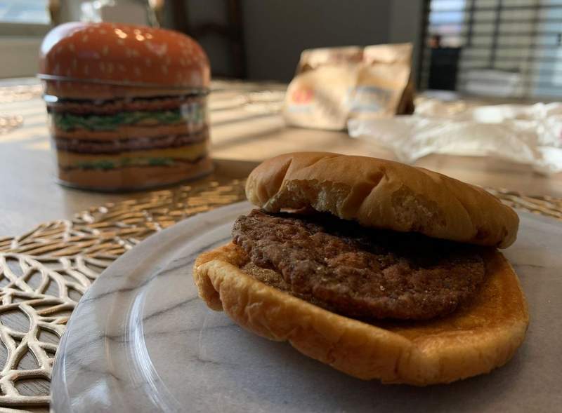 口袋挖出「麥當勞漢堡」放了20年　他掀開好傻眼：看起來還能吃