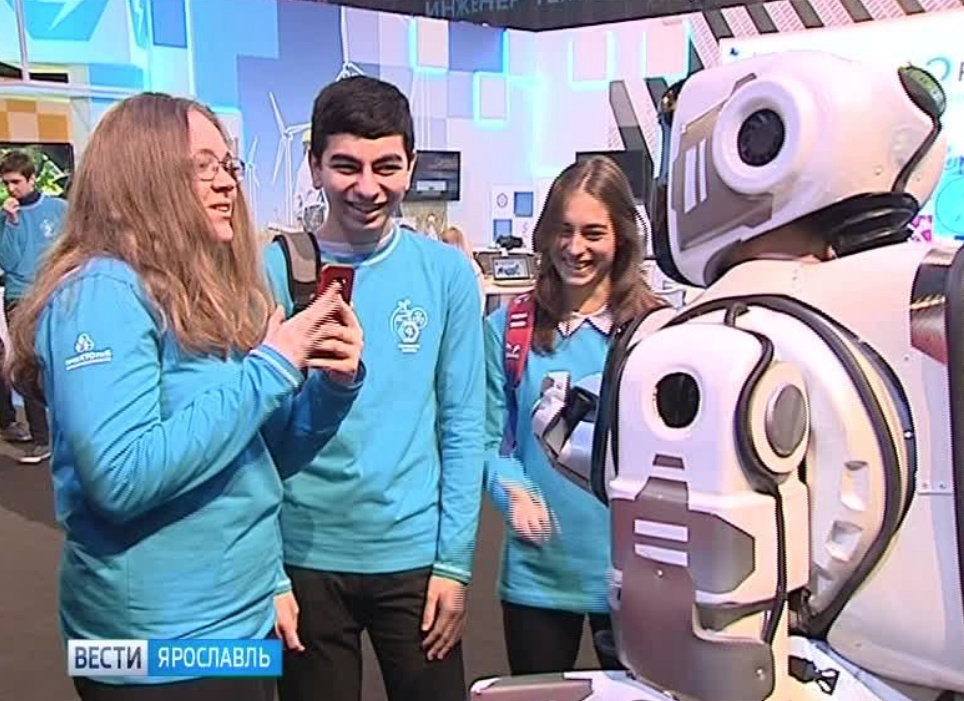 俄羅斯公開發表「最先進機器人」　鏡頭放大卻看見真人皮膚：少在那邊騙