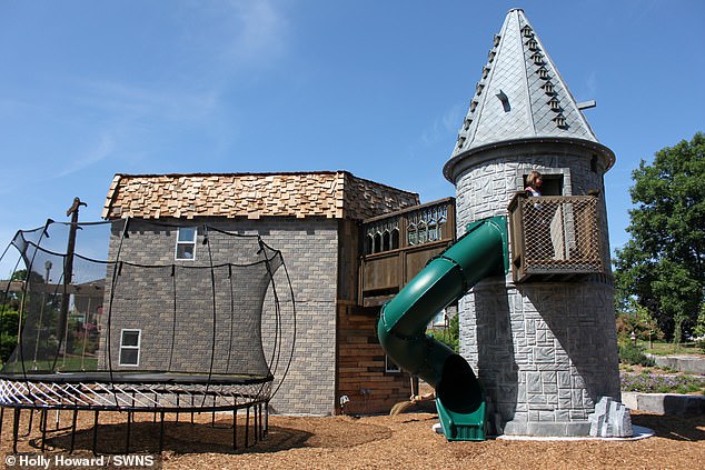 要讓2歲孫女爽爽玩！　阿公阿嬤超寵孫「後院蓋一棟霍格華茲城堡」