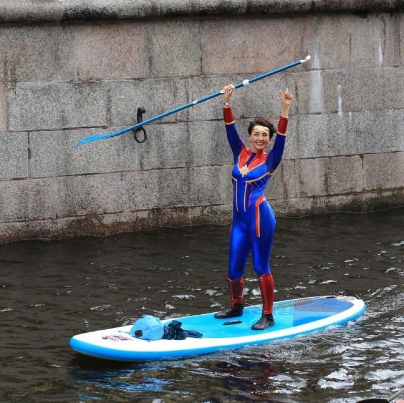 俄羅斯站立划槳創意節！「長榮卡船」迷你版歡樂登場　其他造型也都超認真！