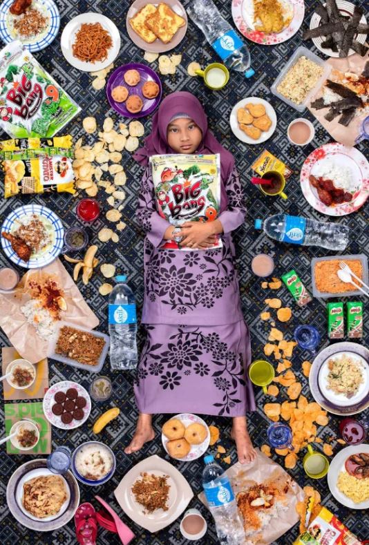 各國小孩吃什麼？攝影師拍下「一週菜單」　馬來西亞小孩「吃最好」：菜色超豐富～