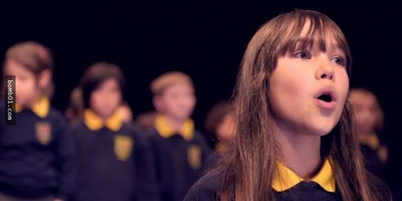 10歲自閉症女孩演唱「哈利路亞」在網路爆紅，小孩才有的純潔歌聲讓所有聽眾眼眶泛淚！