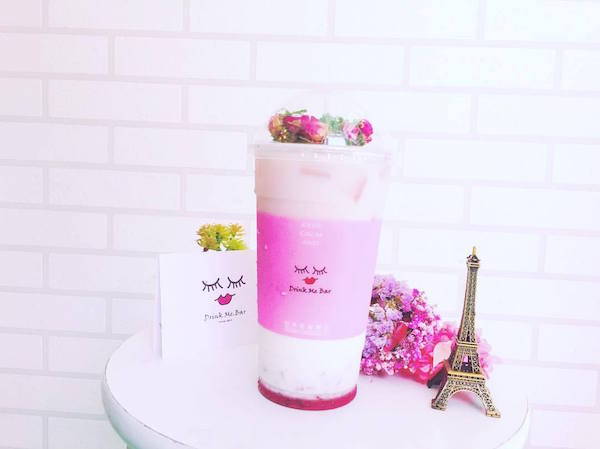5款「夢幻粉色+各式花朵」的特色風格飲品精選，每一杯都美到讓人少女心大噴發啊！