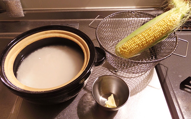 日本網友拿「玉米和飯」一起煮聽起來很怪異，但鍋蓋一打開網友都驚嘆明天就跟著做！