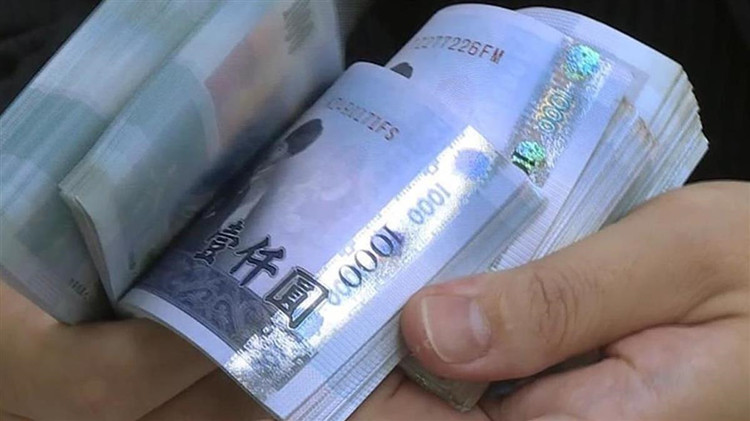 40歲台北男「可動用現金有6萬」算有錢了？　網一面倒：沒負債贏一半